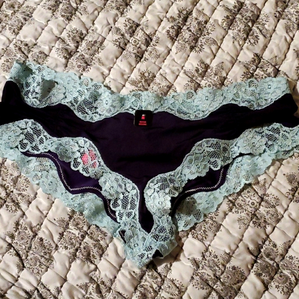🆕️ Women's La Senza Brazilian Panty Size Medium